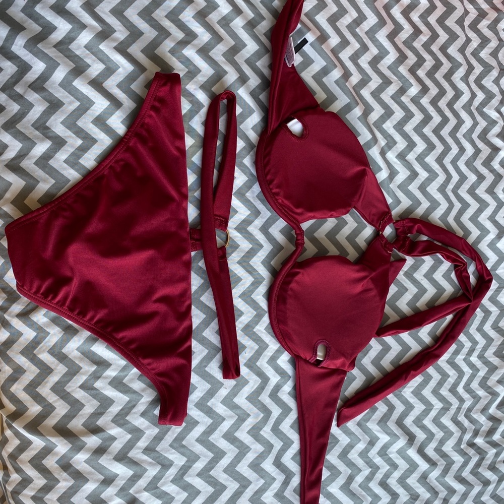 Swimsuit - Picture 4 of 8